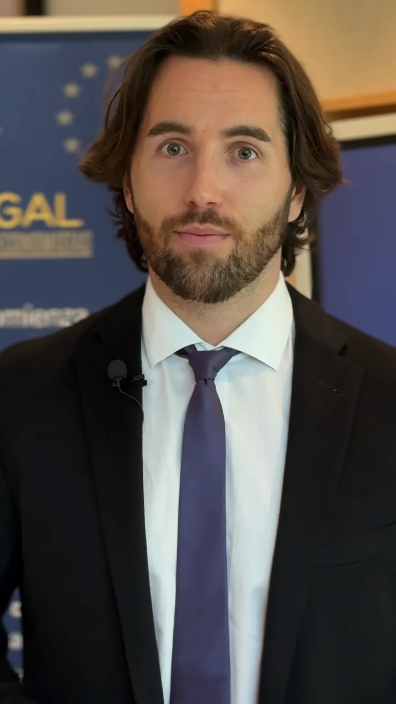 Denys Feshchuk, abogado de Reinicio Legal, explicando la Ley de Segunda Oportunidad
